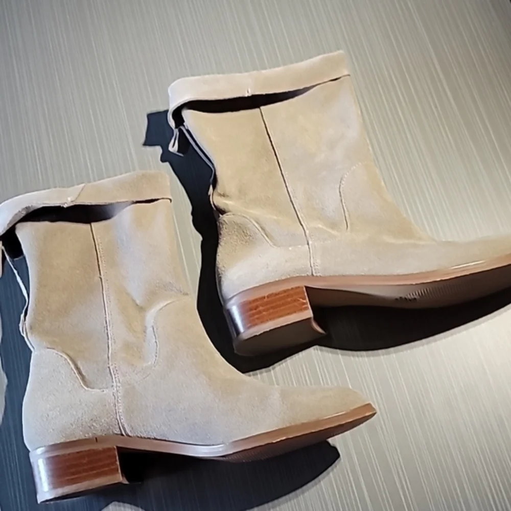 Sole Society Calanth Soft Suede Leather Grey/Tan Boots Women's 6M Good Condition